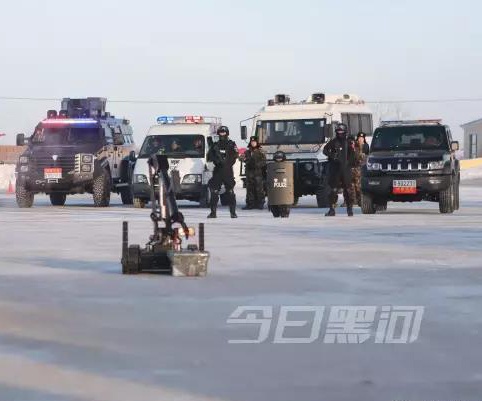 黑河反恐防爆實戰(zhàn)！看凌天排爆機(jī)器人如何在零下25°迅速出擊。